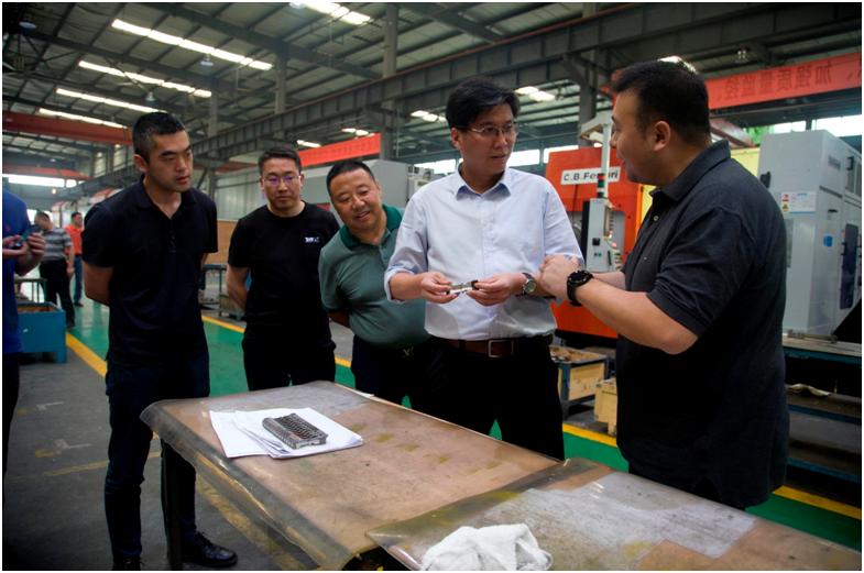綿竹市市委副書記、市長李棟蒞臨集團調(diào)研