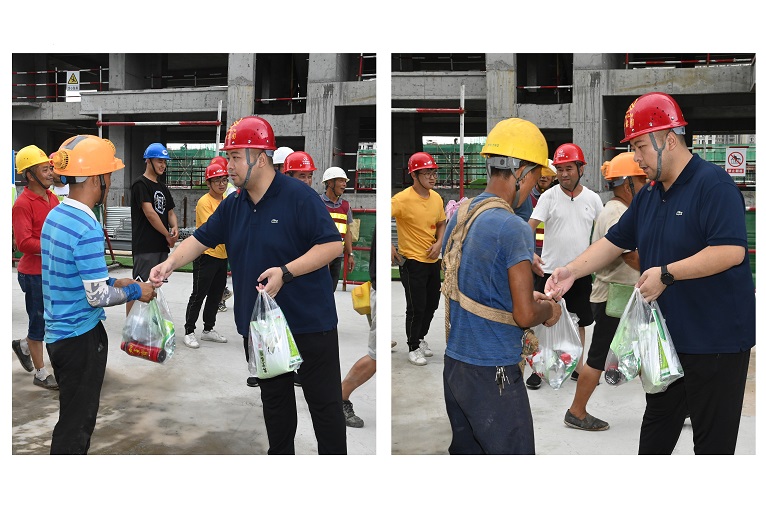 炎炎夏日送清涼 絲絲關愛潤人心