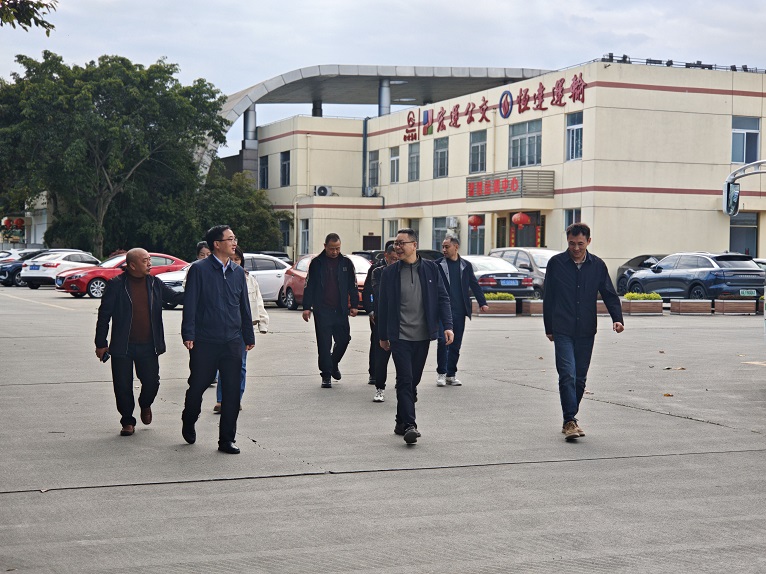 綿竹市總工會(huì)黨組書記、常務(wù)副主席陳斌蒞臨仟坤集團(tuán)公交運(yùn)輸公司調(diào)研